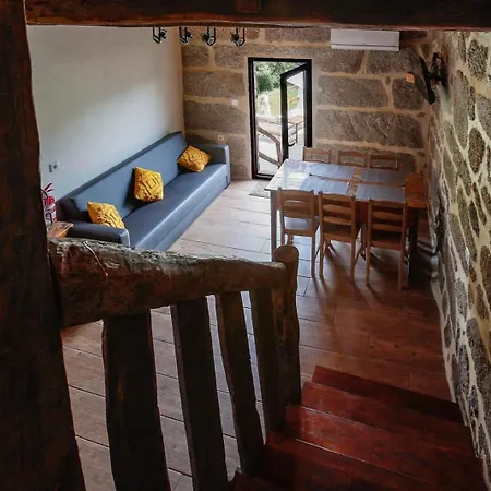 Casas Vale Do Laboreiro Каштру-Лаборейру
