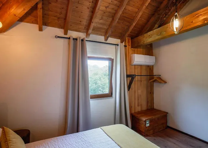 Casas Vale Do Laboreiro * Castro Laboreiro