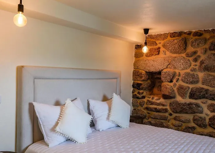 Casas Vale Do Laboreiro * Castro Laboreiro