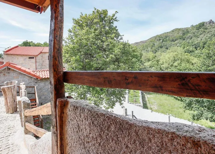 Casas Vale Do Laboreiro * Castro Laboreiro