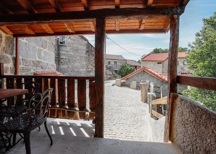 Casas Vale Do Laboreiro Feriehus Castro Laboreiro